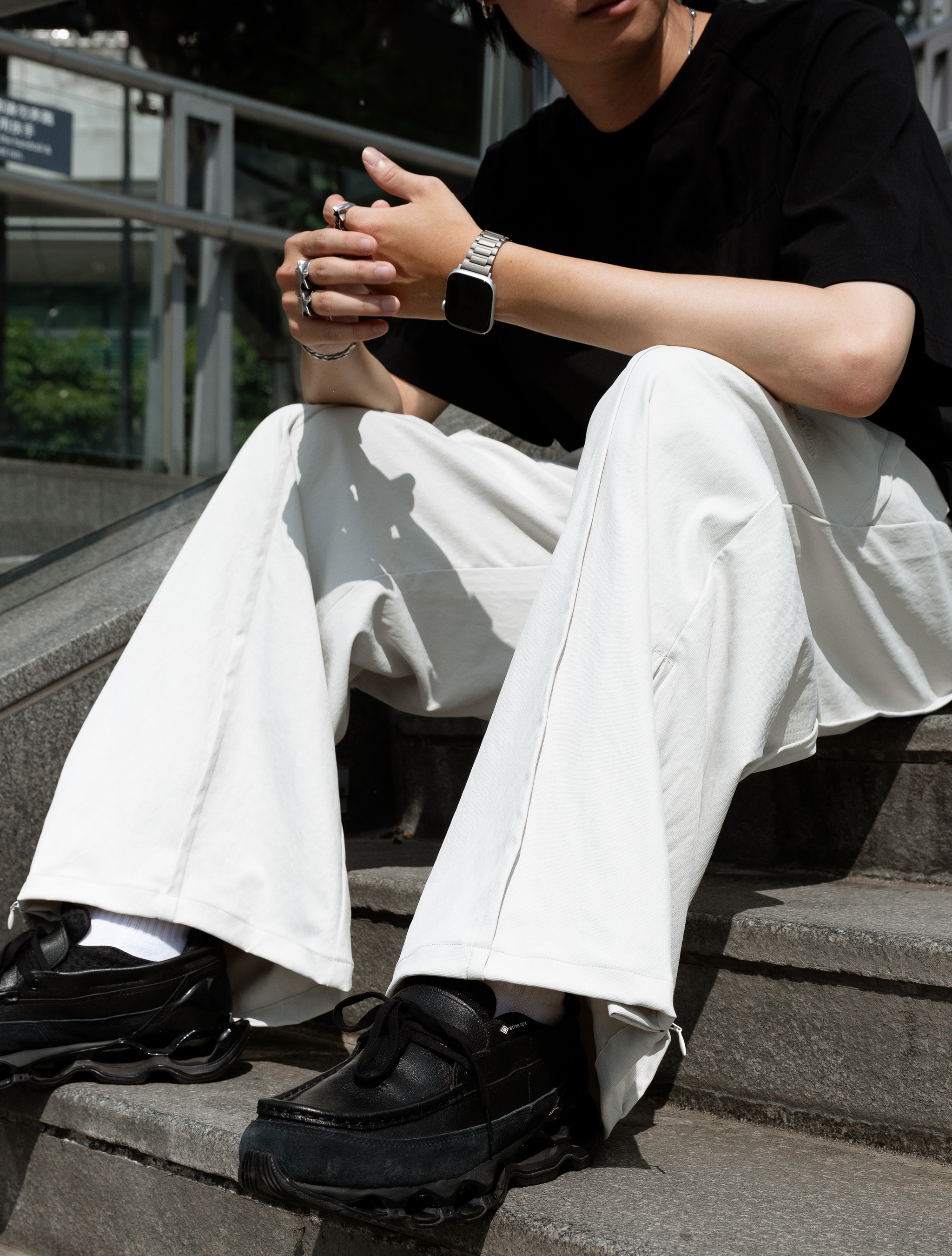 MANIA 側拉鍊微彎刀寬褲｜Side Zip Hem Wide Pants（26SS）