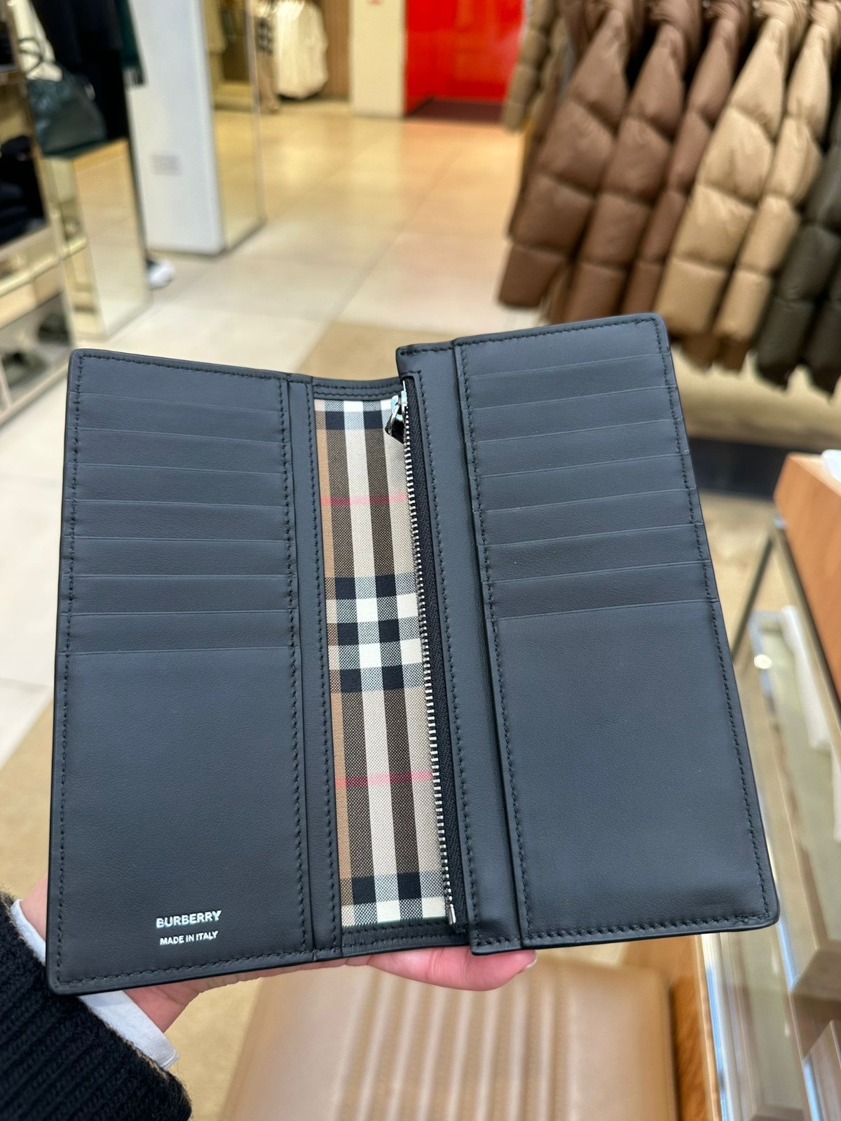 LYS01829 Burberry 小牛皮長銀包