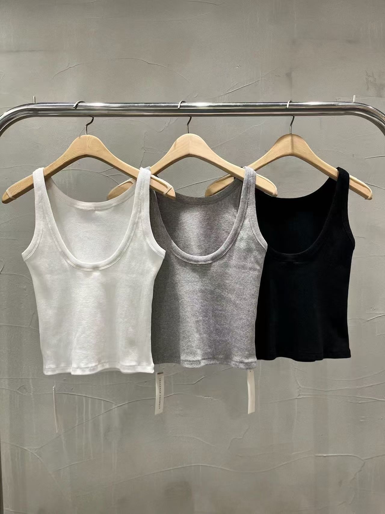 Back Deep U ribbed vest