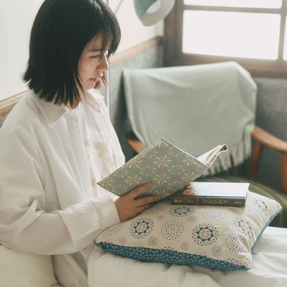 印花樂25K 布書衣/烏秋圈圈/春綠花園