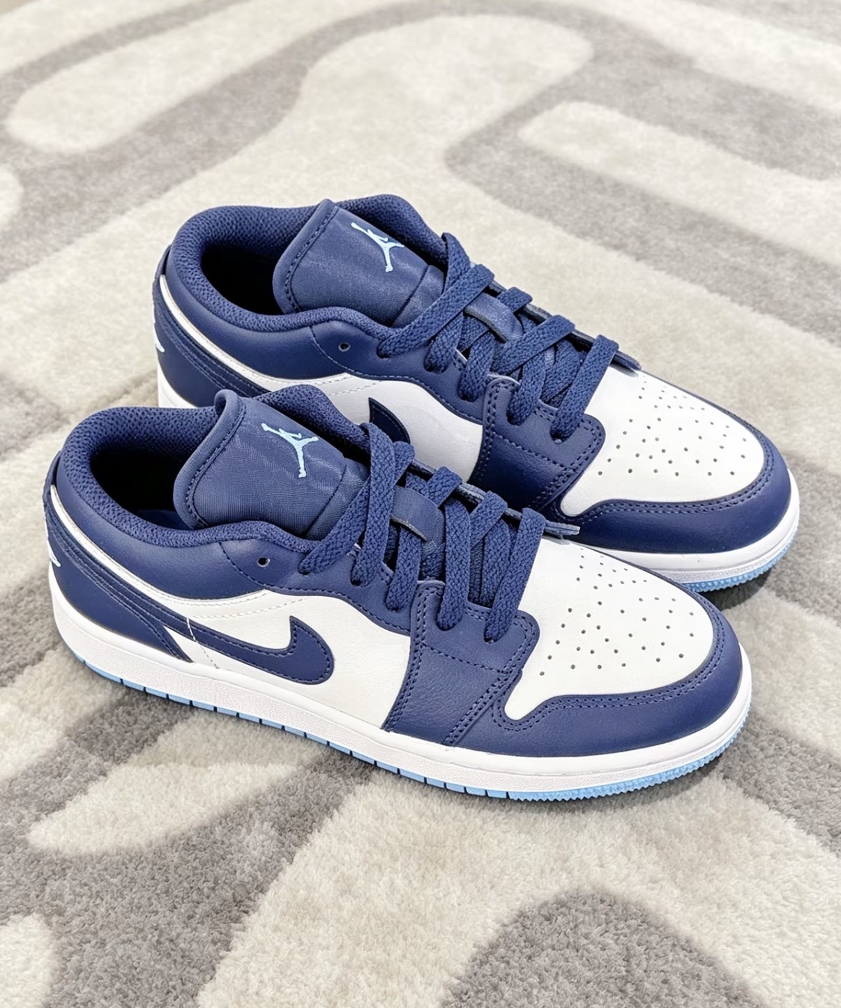 大童鞋 女生尺寸 NIKE AIR JORDAN 1 LOW GS 海軍藍白 皮革 復古 休閒 運動鞋【553560-404】
