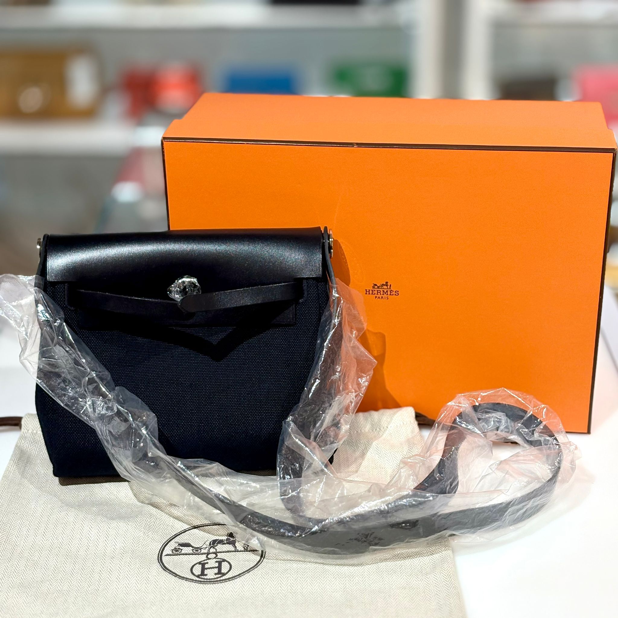 全新HEMRES MINI HERBAG K Stamp 黑色帆布/銀扣 #BRAND NEW #香榭站正品