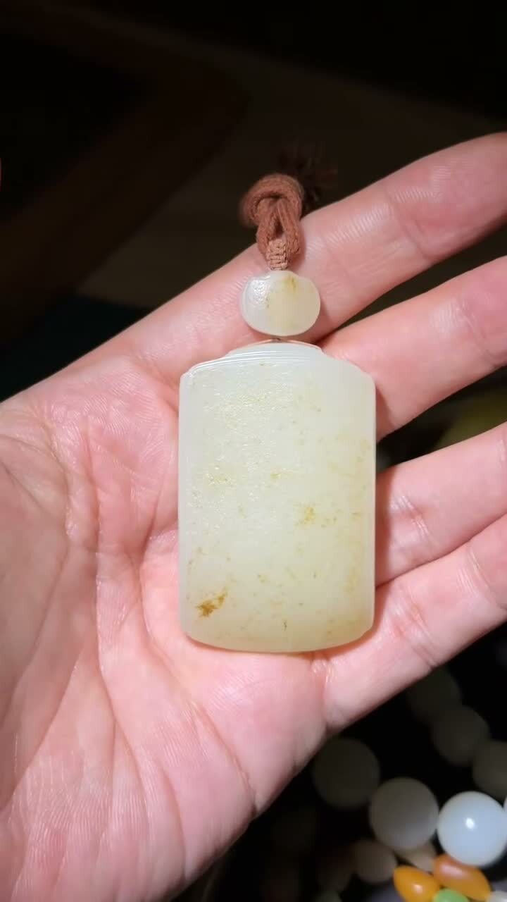 和田玉灑金皮籽料牌子,天然和田玉軟玉