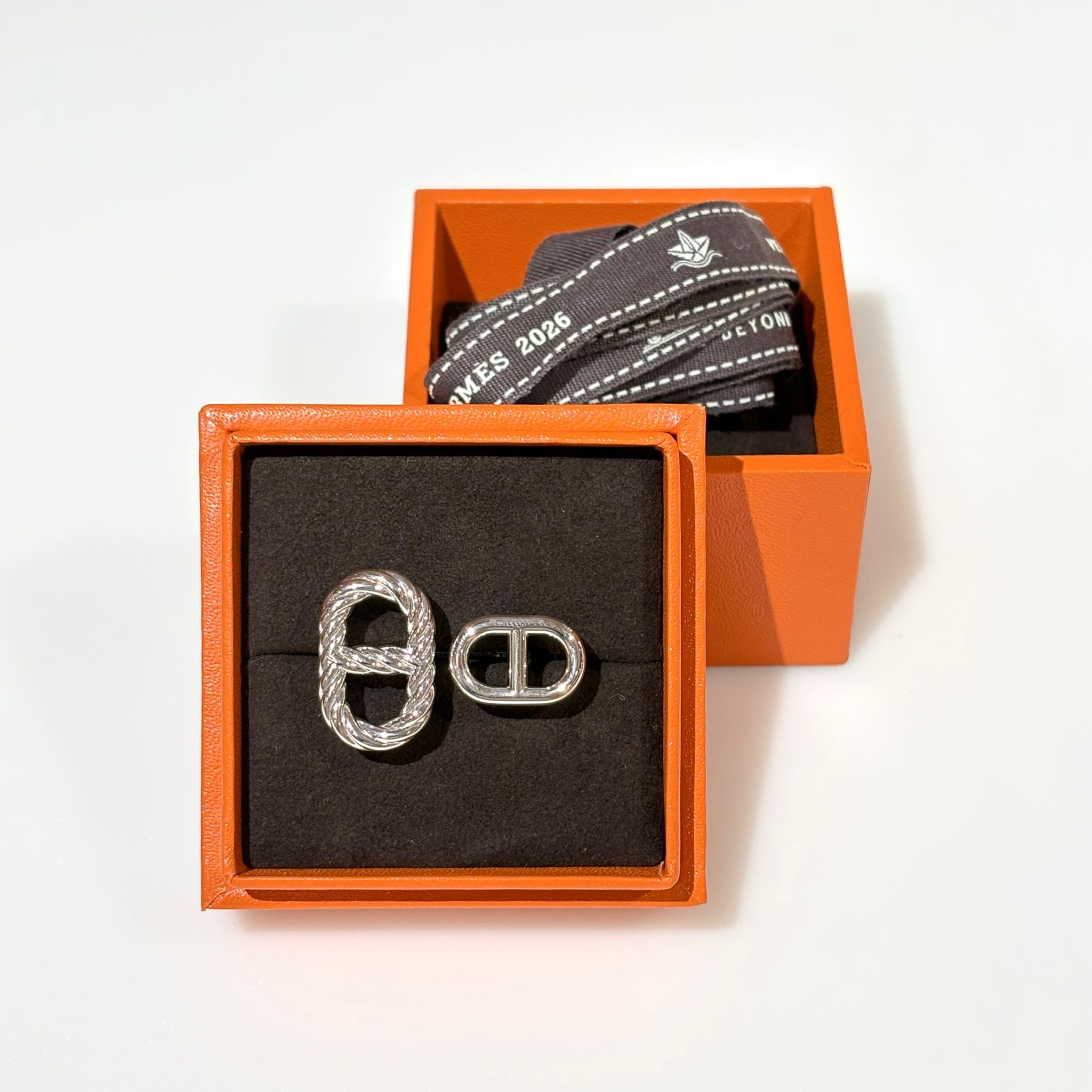 全新HERMES 豬鼻戒指 53碼 925純銀 H126635B, Chaine d'ancre Alea II twisted ring, medium/small model #BRAND NEW #香榭站正品