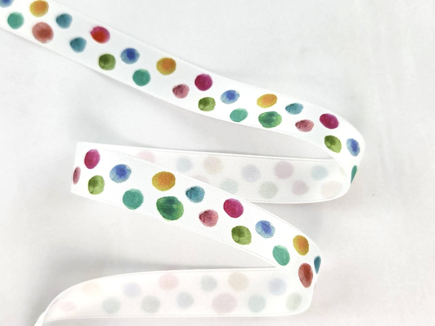 Water color/dots