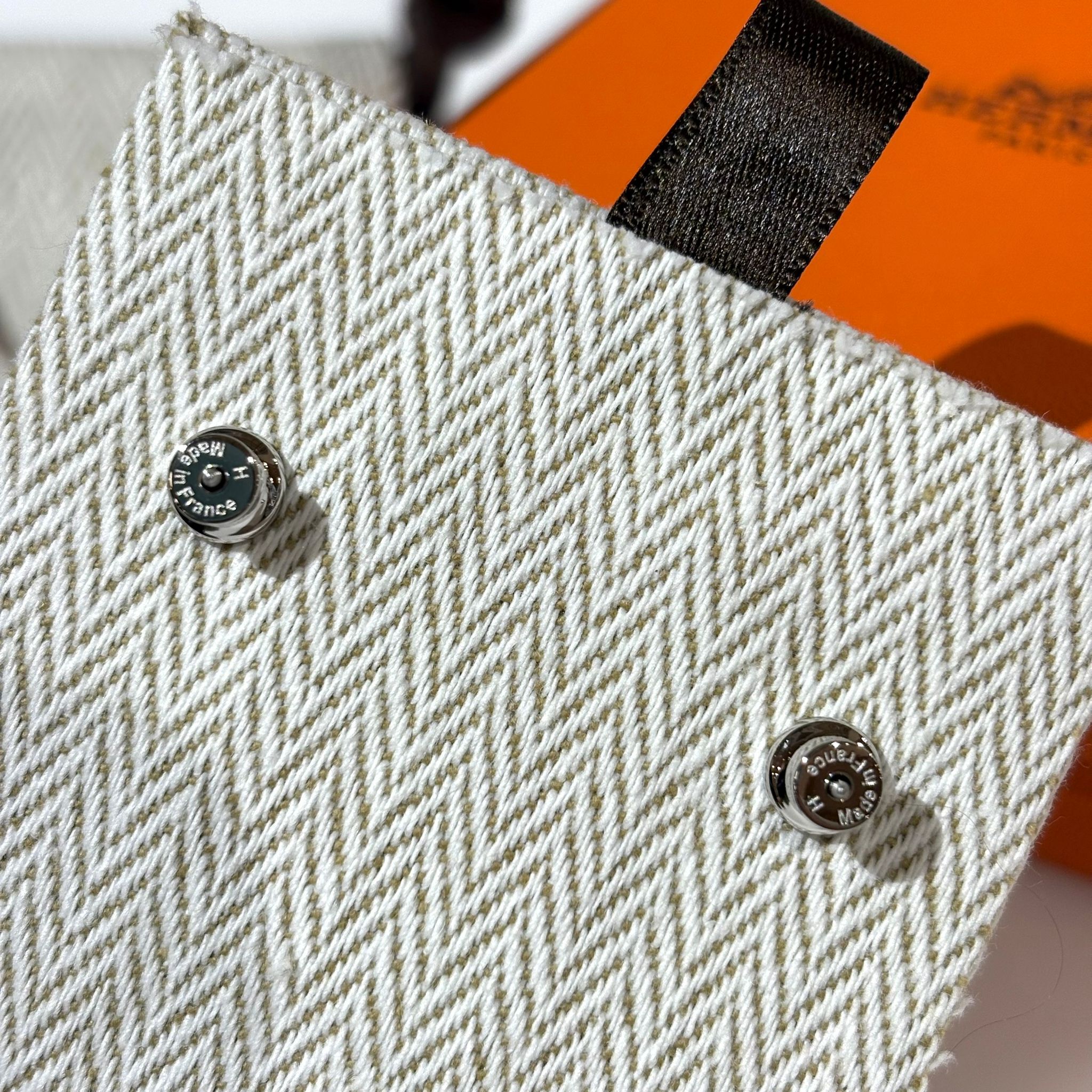 全新HERMES Earring MINI POP H (白x銀) 愛馬士耳環 #BRAND NEW #香榭站正品