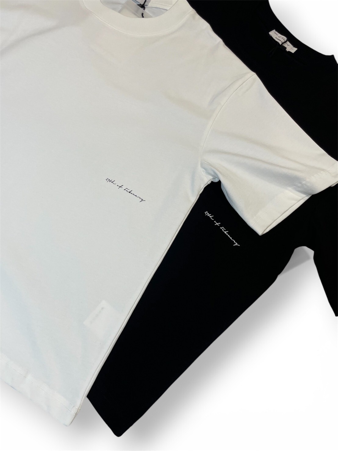 29offeb Signature Script Basic Tee
