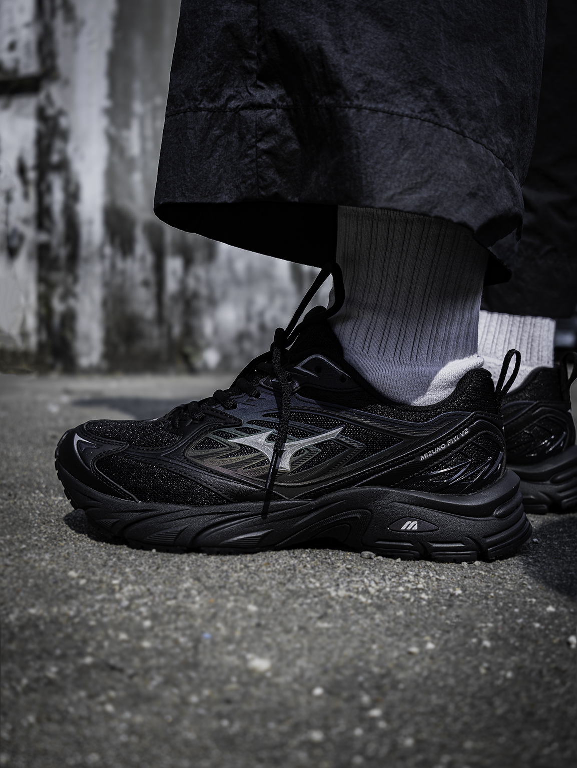 Mizuno FIYI TL V2 液態黑 科技黑彩 復古跑鞋 D1GH2415-02(預購Pre-order)
