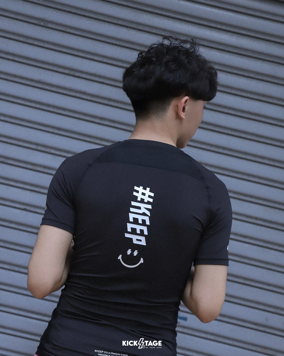 #KEEP VERTICAL-LOGO TIGHT TEE 白色 黑色 印花 打底 防曬 吸汗 訓練 運動 直立LOGO 短袖 束衣【KS343】NIKEPRO