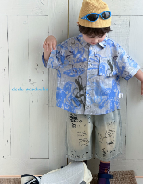 DDC04T067BL  DODO Wardrobe -淺藍街頭塗鴉藝術風恤衫