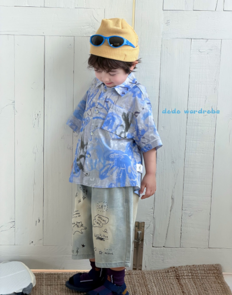 DDC04T067BL  DODO Wardrobe -淺藍街頭塗鴉藝術風恤衫