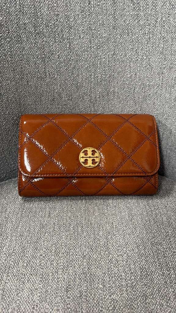 AK021 Tory Burch 焦糖橘棕色漆皮菱格紋長銀包 20x13cm