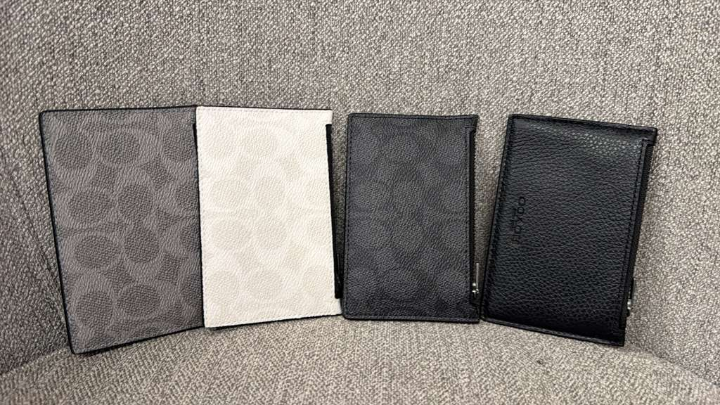 AK014 Coach 經典 Signature 皮革拉鍊皮夾