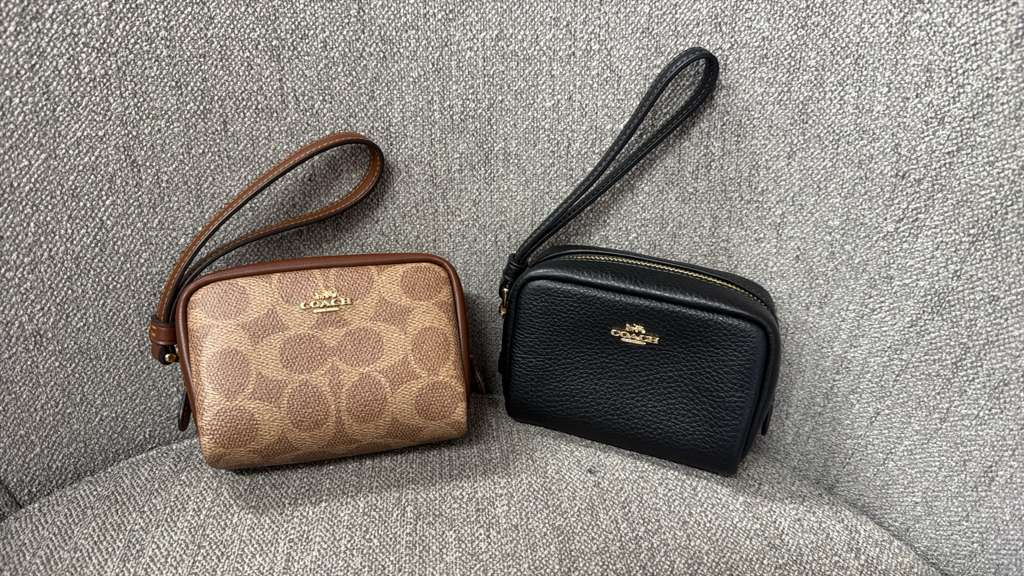 AK003 Coach Signature 迷你手腕包