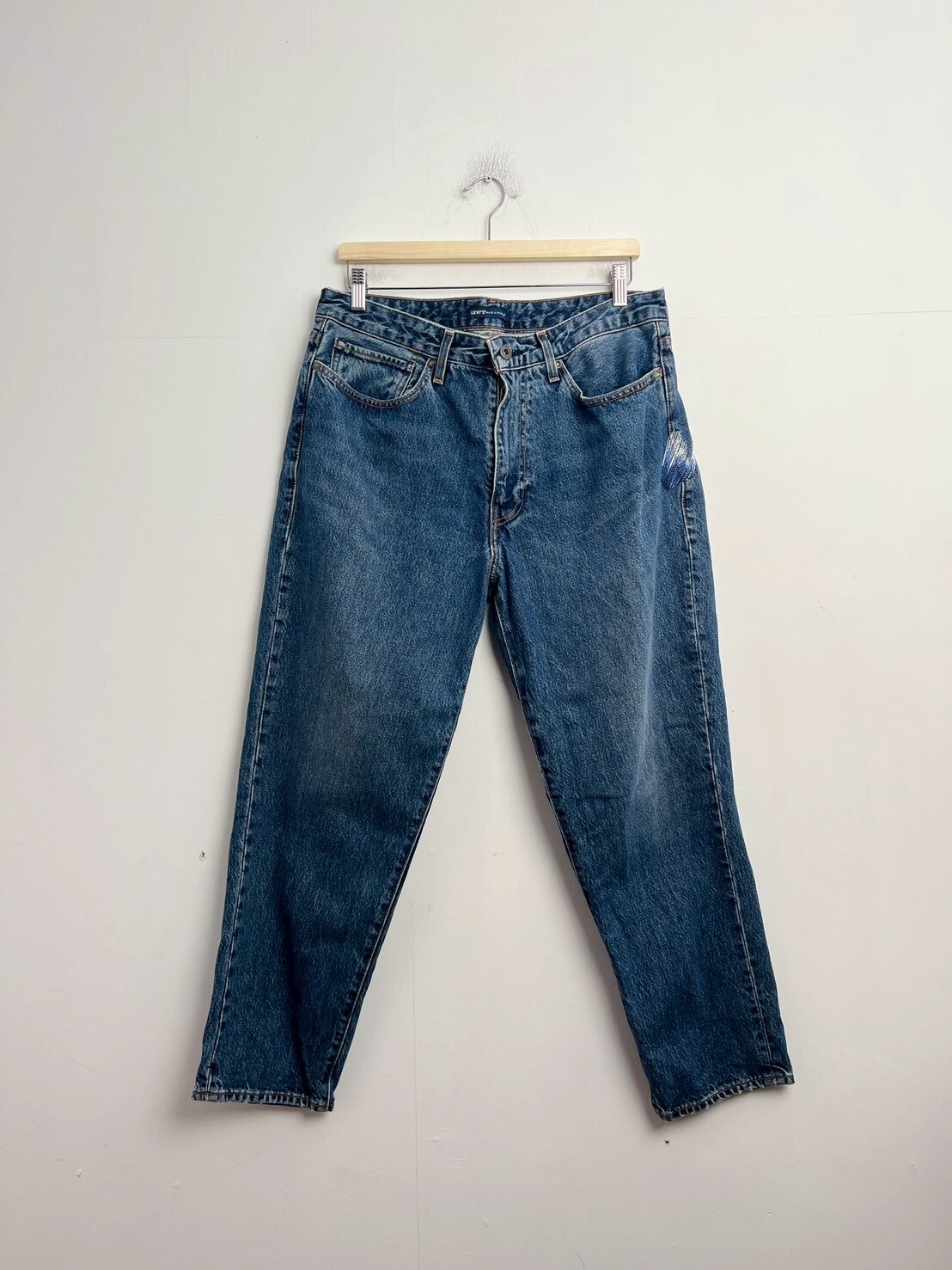 LEVI'S MADE & CRAFTED Embroidered Cropped Tapered Leg Jean SIZE W34
