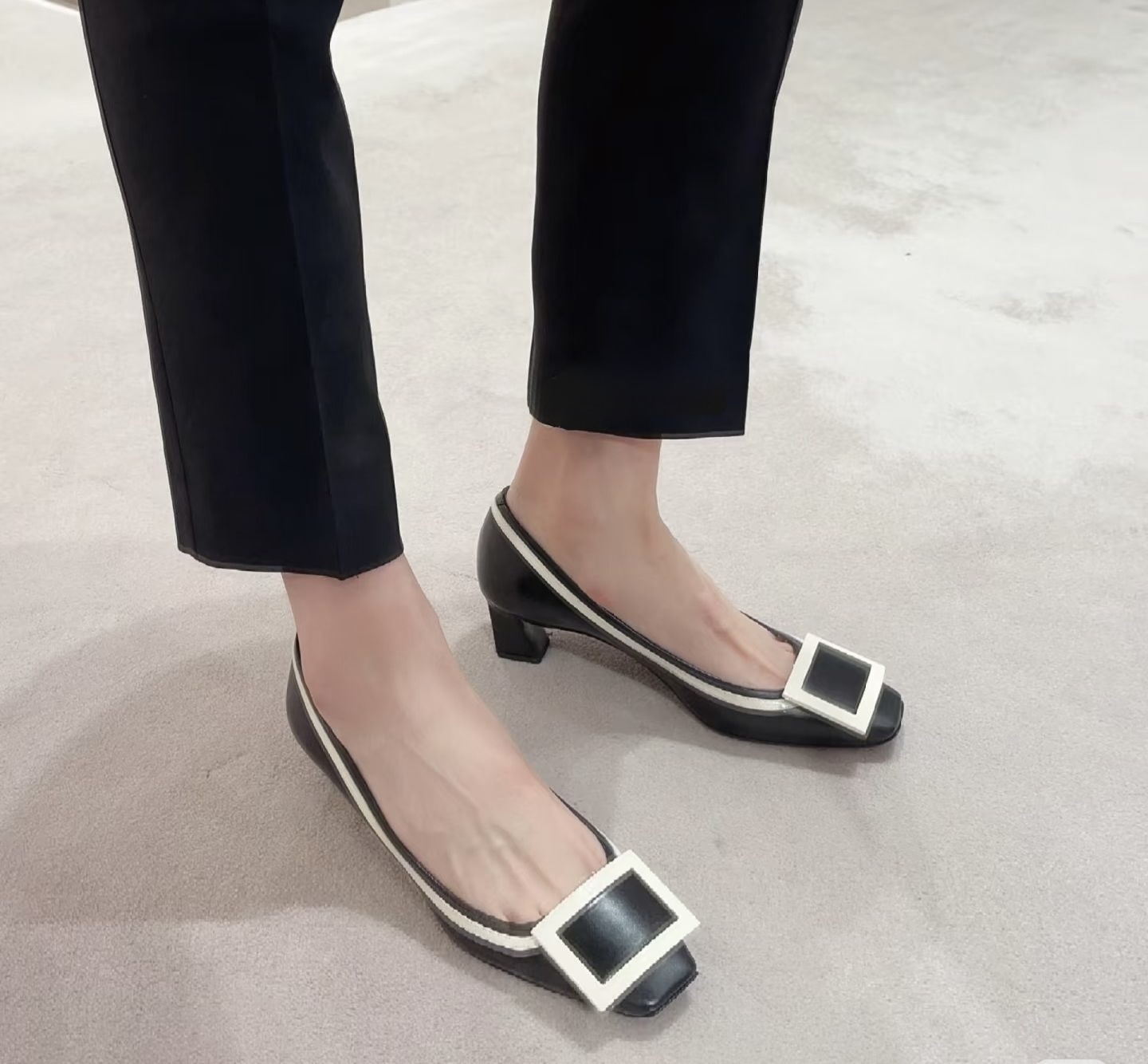Roger Vivier RV trompette heels leather black white 45mm