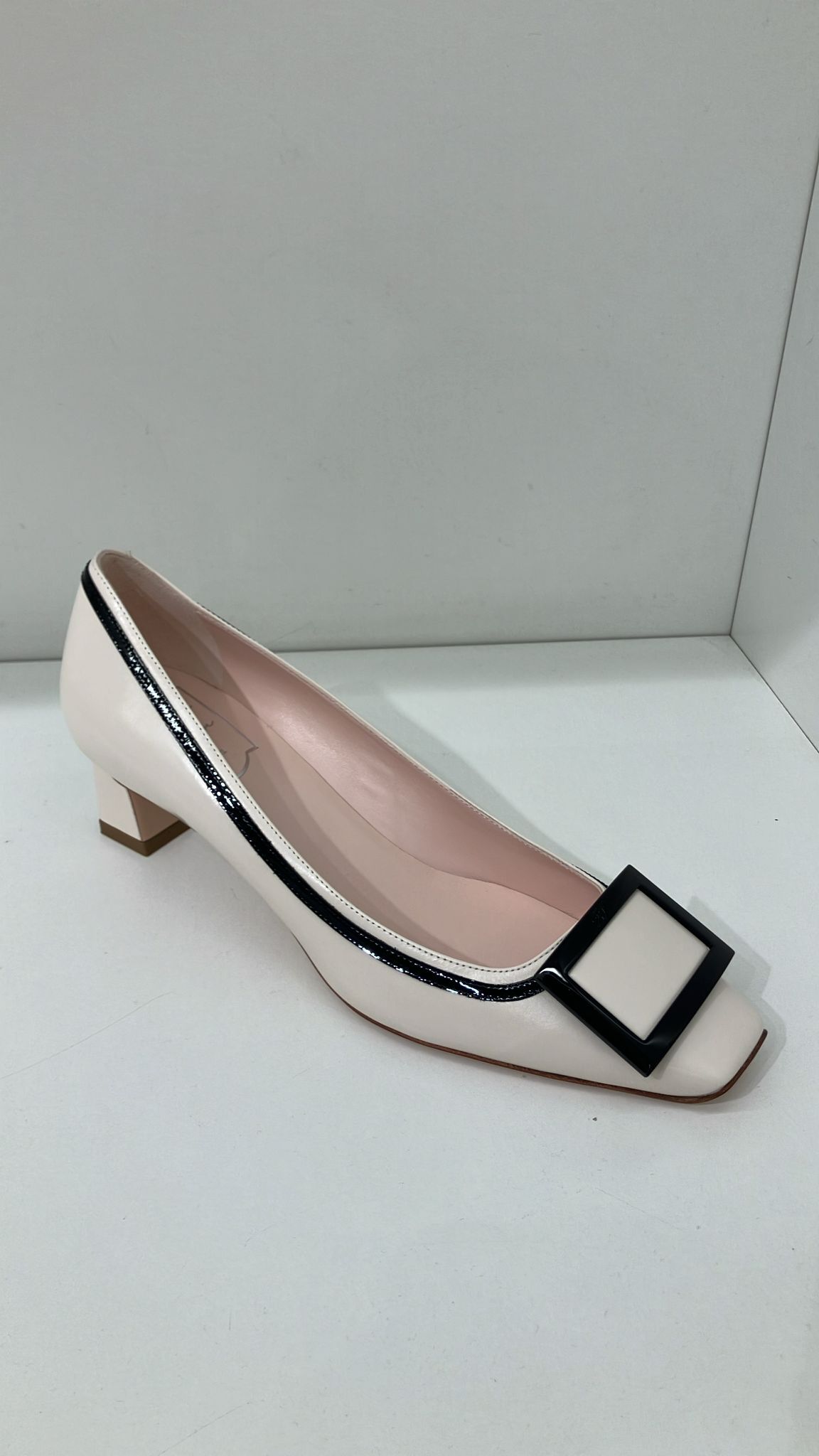 Roger Vivier RV trompette heels leather white 45mm