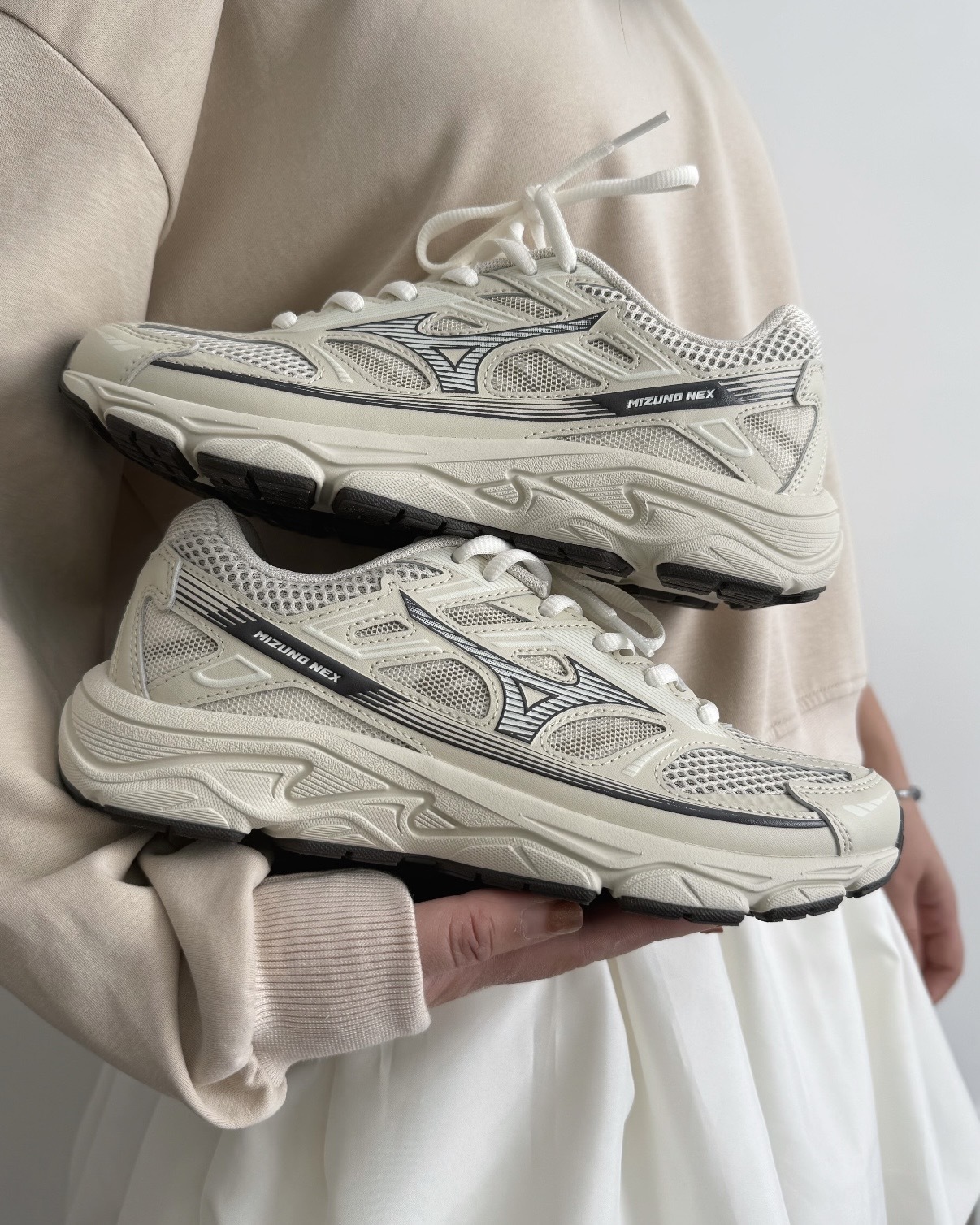 MIZUNO NEX 奶油色 冰白 黑灰 輕量 透氣 網面 耐磨 慢跑鞋 男女鞋 D1GH262407 / 預購