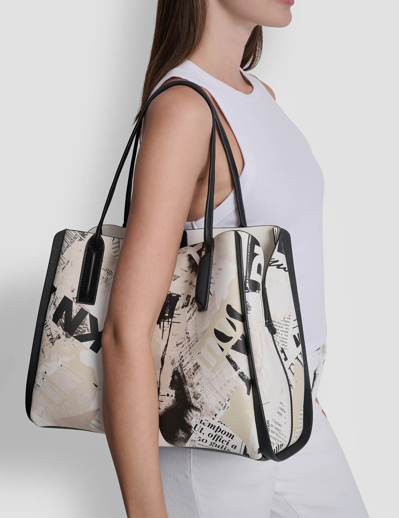 [S] DKNY WHT/BLK R61A1197 JOSIE NEWSPAPER SATCHEL, 700948711999 (SD1883)