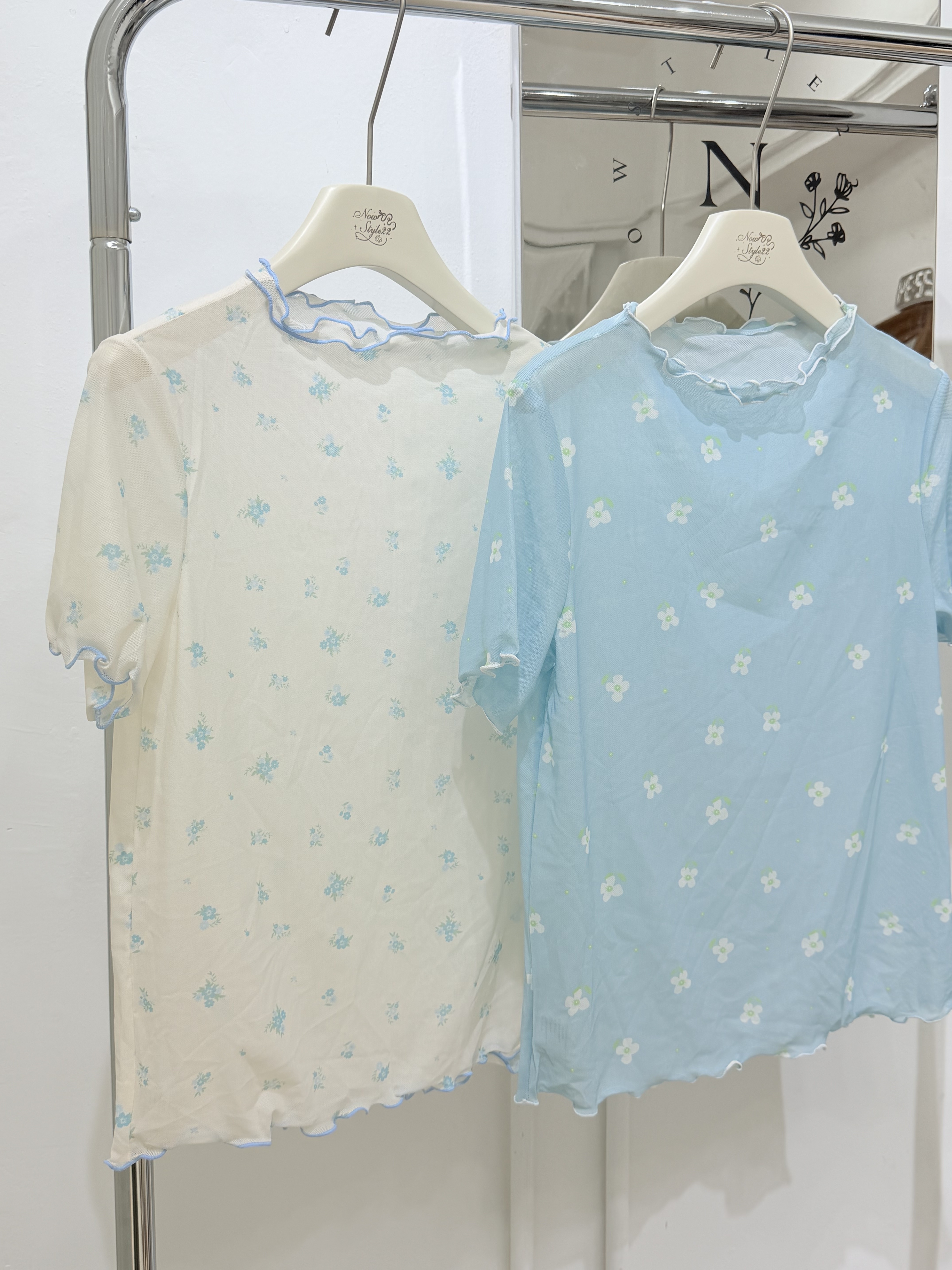 夏日清爽~碎花涼感上衣 兩色入