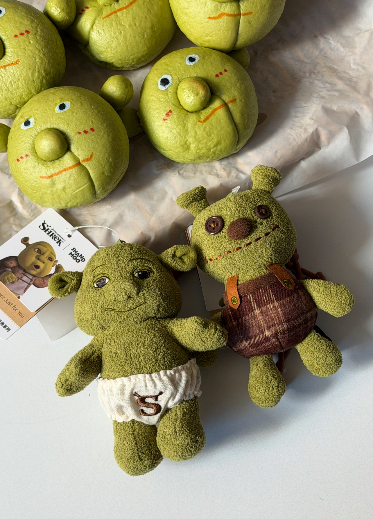 代購-Shrek 史瑞克 寶寶 掛件 毛絨 吊飾 娃娃 三款