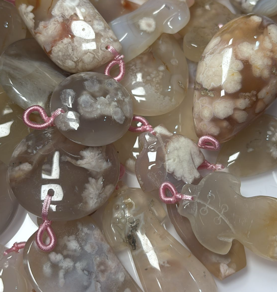260529 - C8 櫻花瑪瑙編織扣吊咀1個（隨機款）