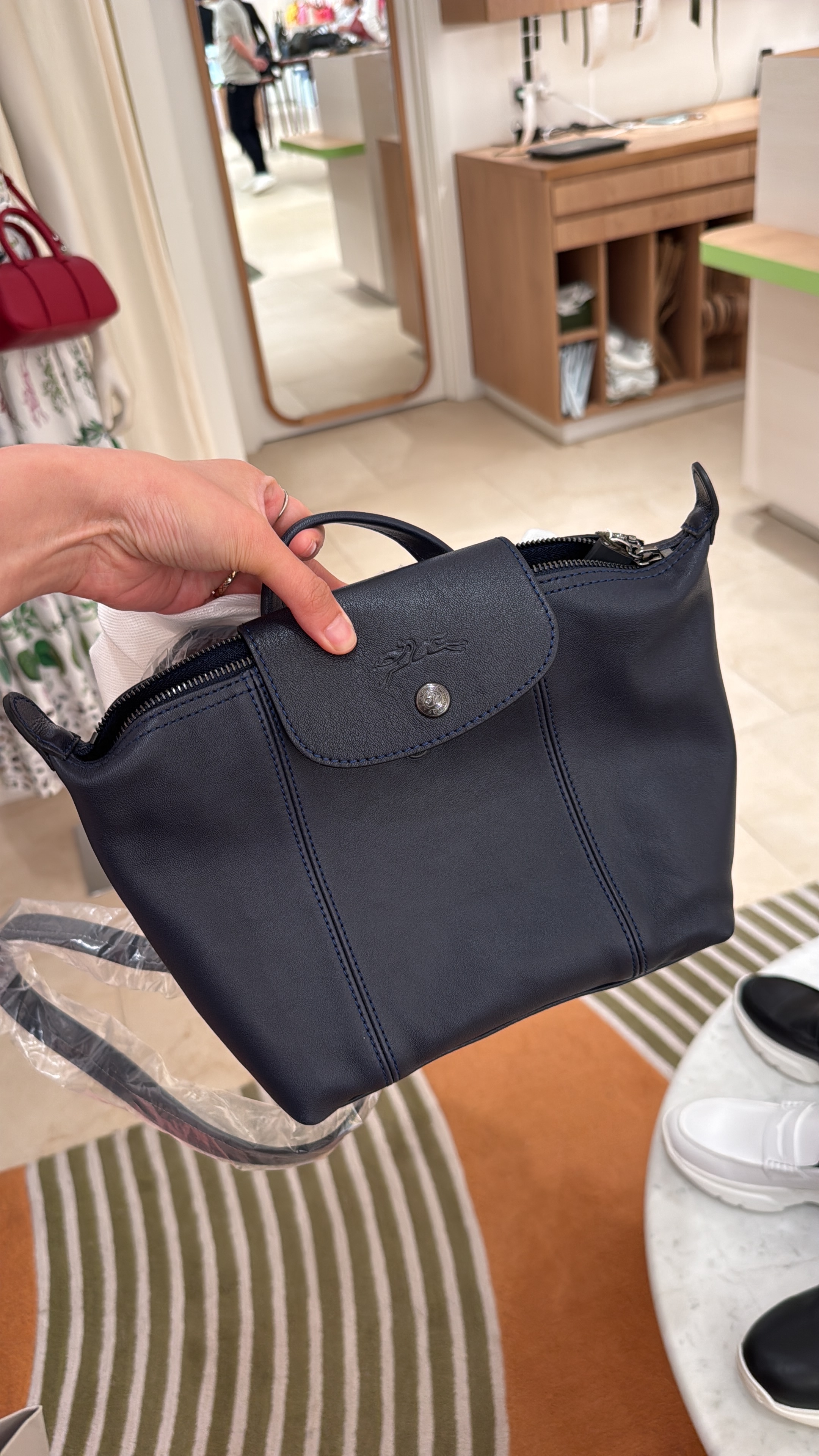 Longchamp le pliage cuir dumpling backpack navy black