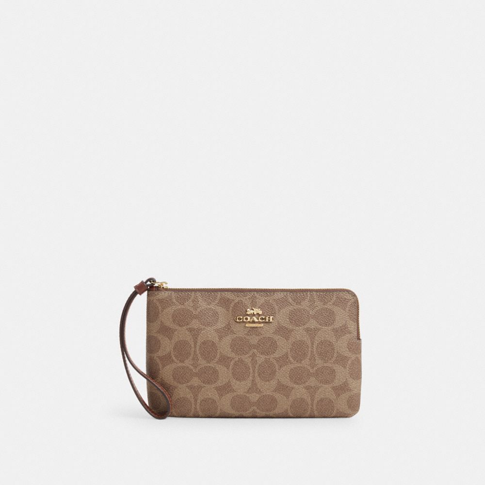【Coach Outlet】Large Corner Zip Wristlet In Signature Canvas  咖