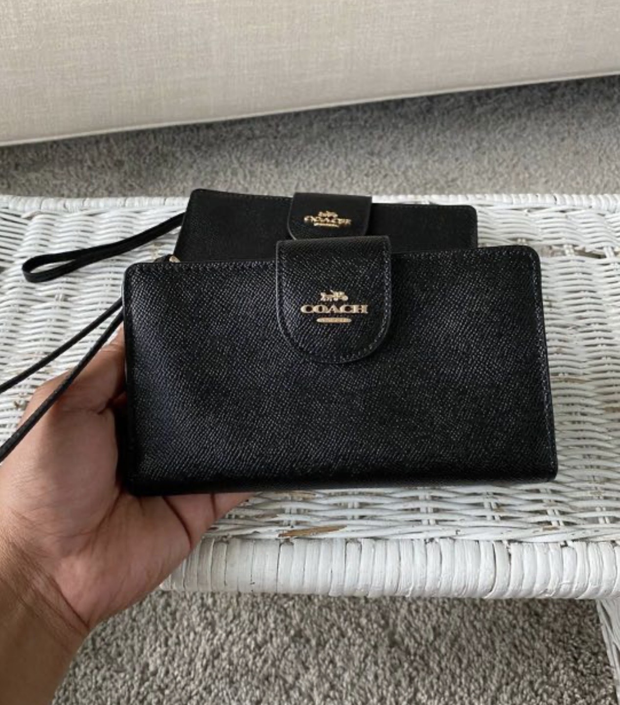 [5/6截] Coach Phone Tech Wallet (電話格最大可放 iPhone 16 plus)（此為預訂商品，如同一訂單中有其他現貨商品，現貨商品會安排先行寄出。）
