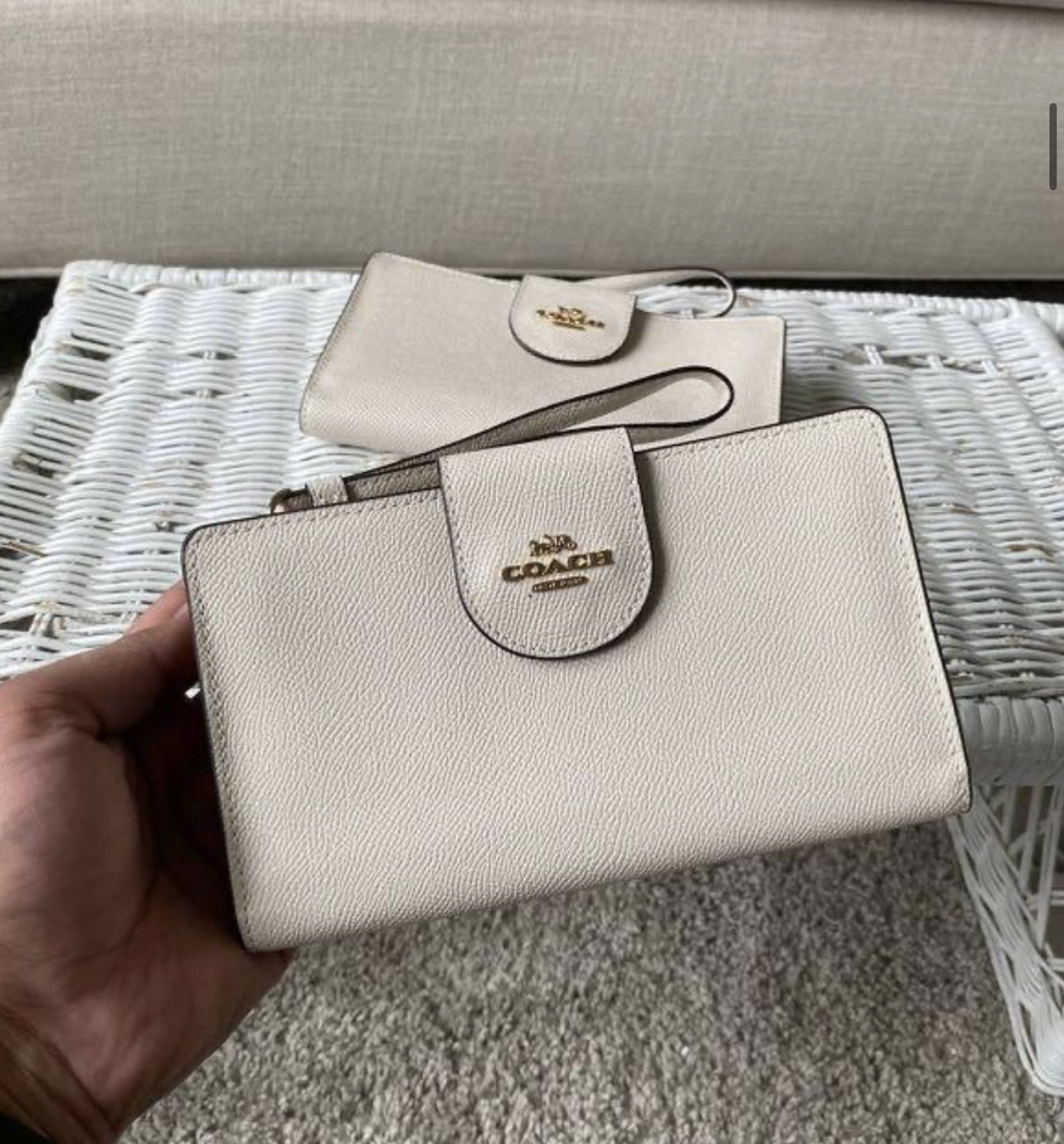 [5/6截] Coach Phone Tech Wallet (電話格最大可放 iPhone 16 plus)（此為預訂商品，如同一訂單中有其他現貨商品，現貨商品會安排先行寄出。）