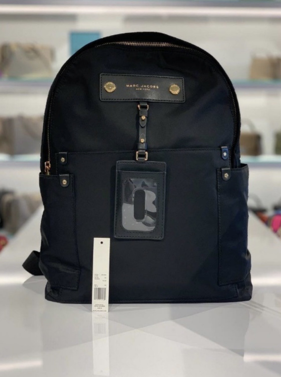 Marc Jacobs 超輕容量大 Natasha backpack 旅行出門必備 (此為預訂商品，如同一訂單中有其他現貨商品，現貨商品會安排先行寄出。)