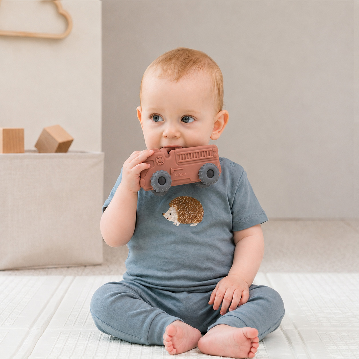 Nuby 消房車矽膠固齒牙膠玩具
