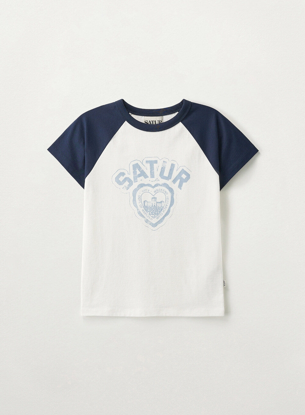 【入LIVECODE一件減至$228😱🔥！】【韓國大熱品牌😍朴圭瑛SEVENTEEN同款！】【SATUR】(W) Heart Graphic Raglan T-Shirt (3 Colors)