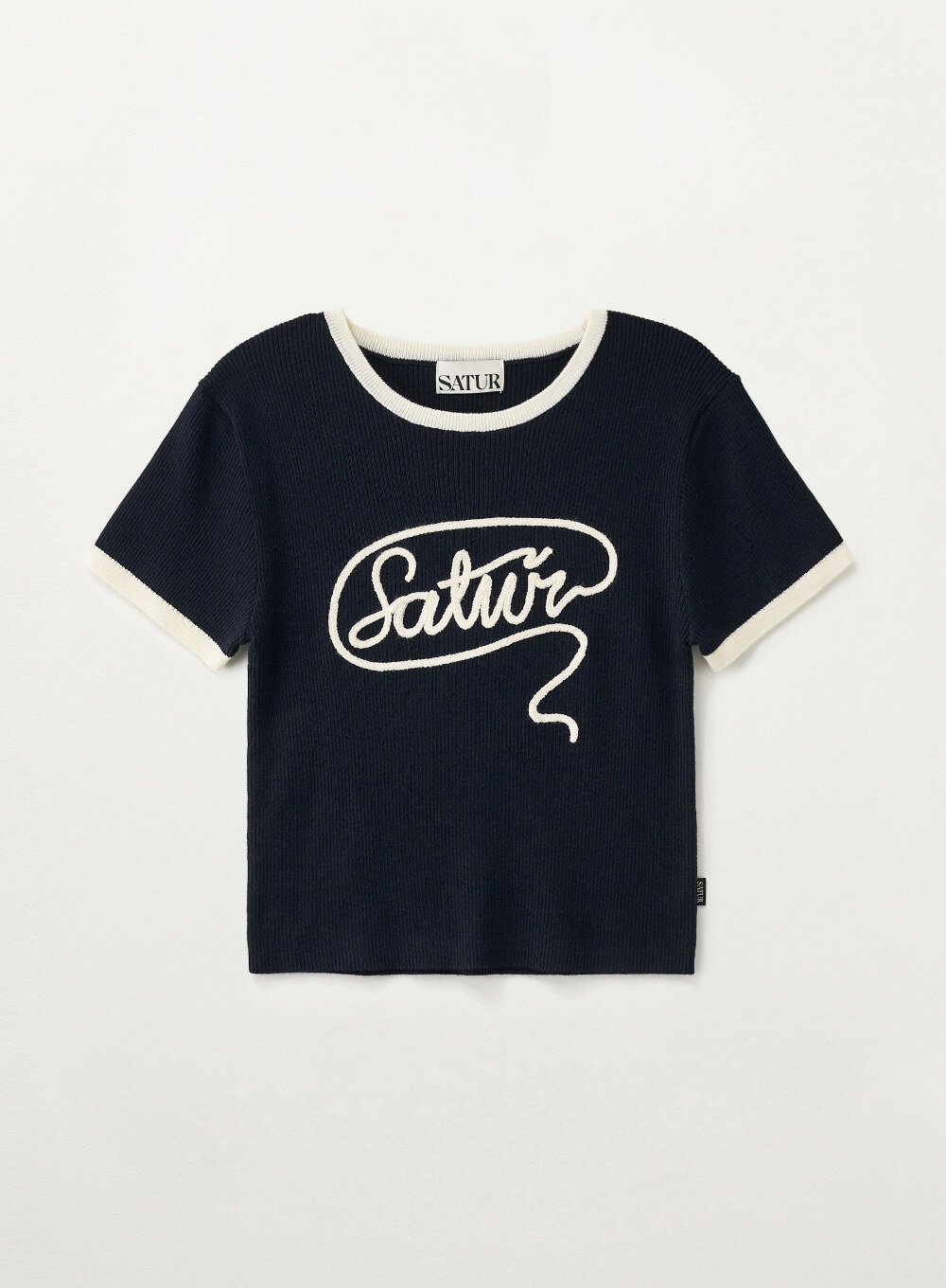 【入LIVECODE一件減至$348😱🔥！】【韓國大熱品牌😍朴圭瑛SEVENTEEN同款！】【SATUR】(W) Rope Logo Ringer Half Knit (2 Colors)