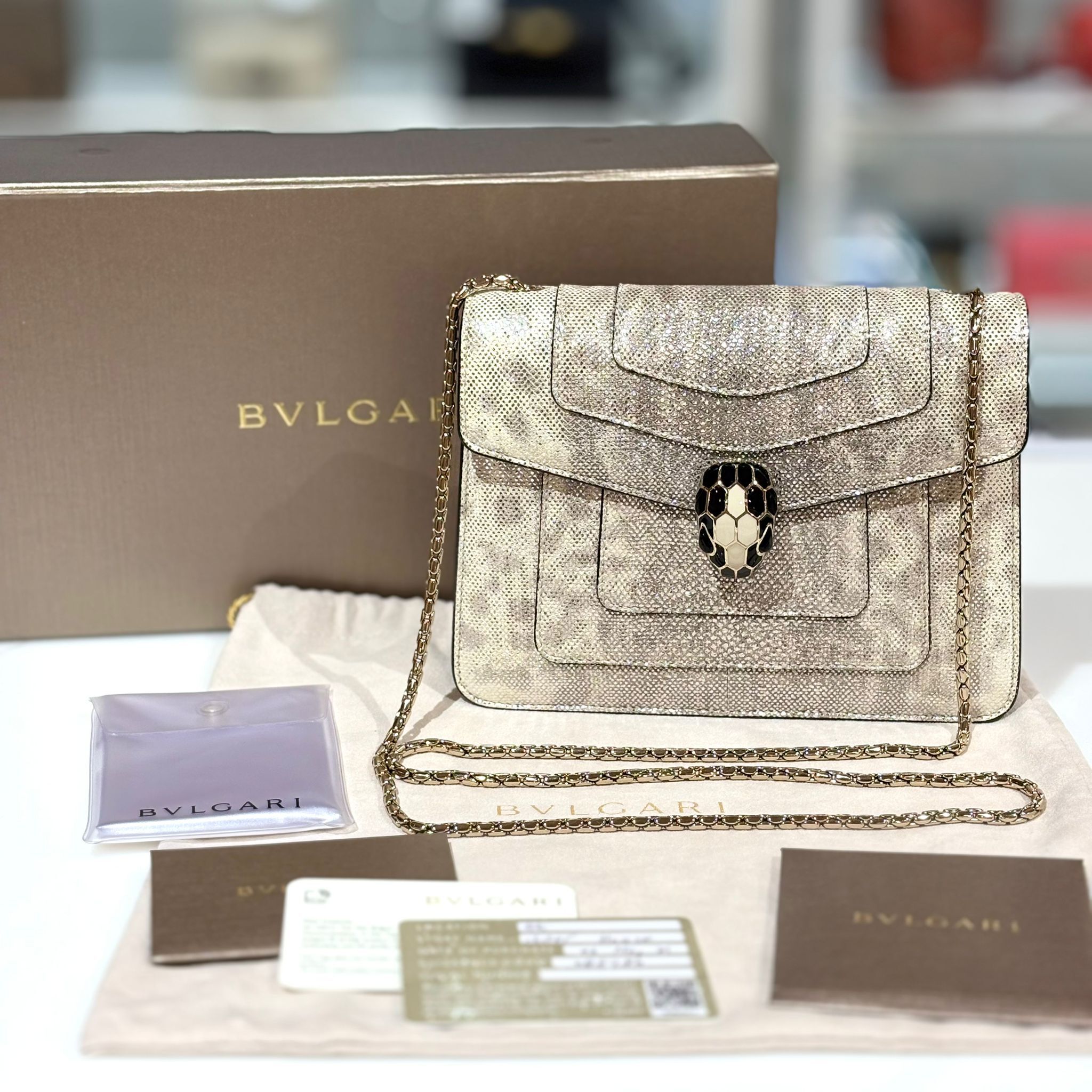 低於半價!!! 全新BVLGARI 鏈袋, 288780, 米灰色瑪瑙光澤蜥蜴皮,Lizard Skin Serpenti Forever Chain Shoulder Bag, #BRAND NEW #香榭站正品