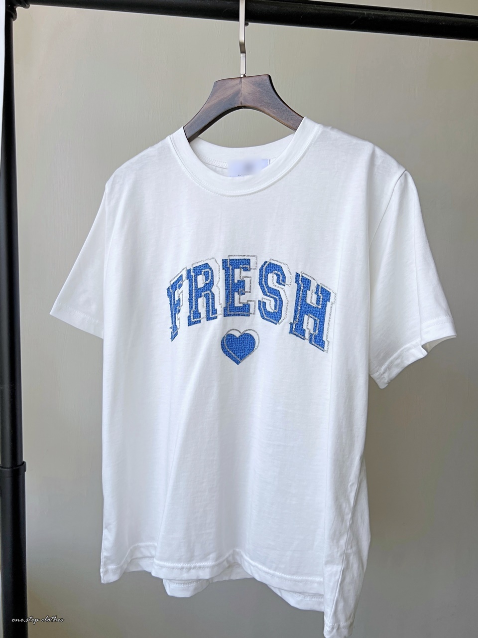 正韓Fresh 字母愛心T (白)