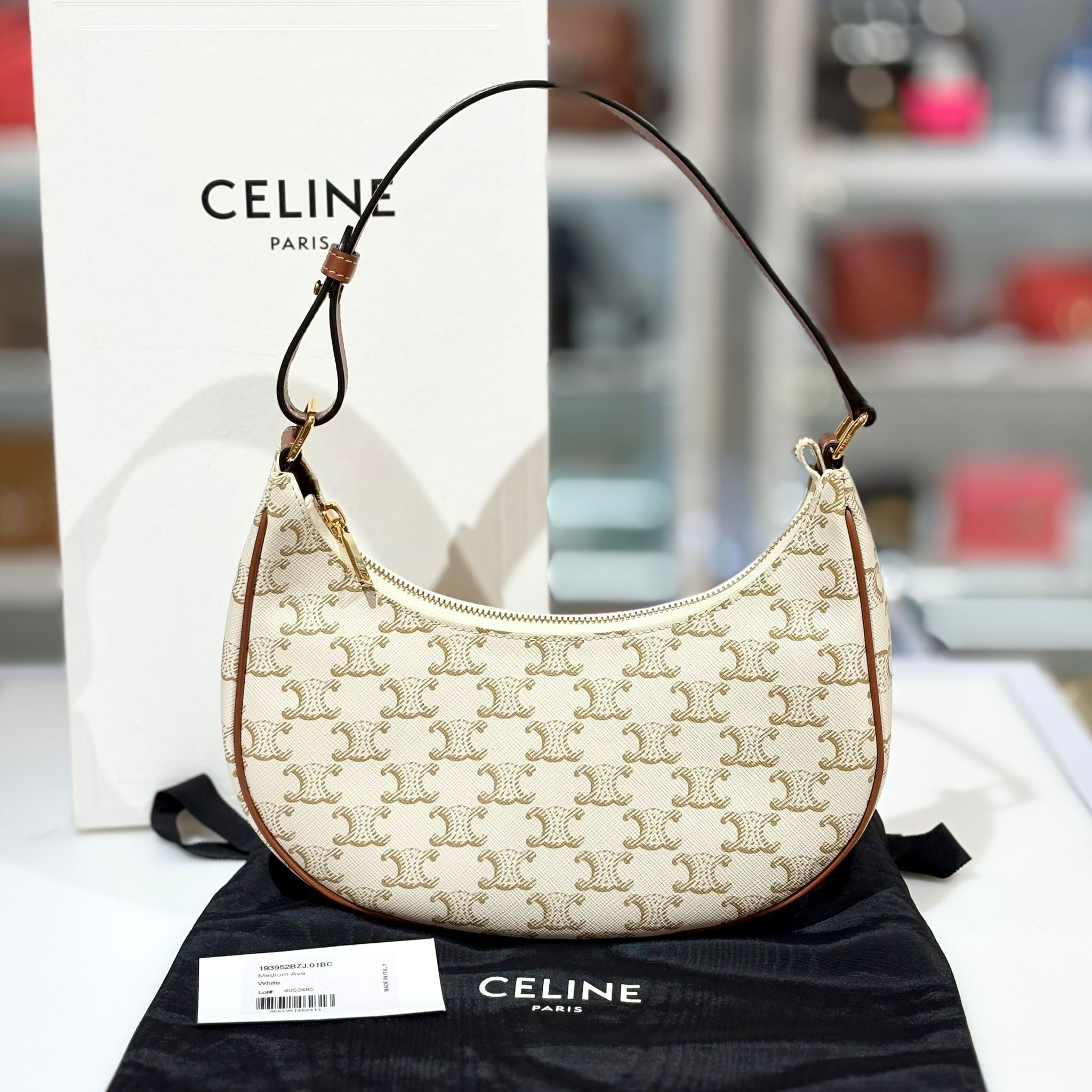 全新CELINE Ava medium, 193952BZJ.01BC , 白色monogram/啡牛皮, 瑟令腋下包, #BRAND NEW #香榭站正品