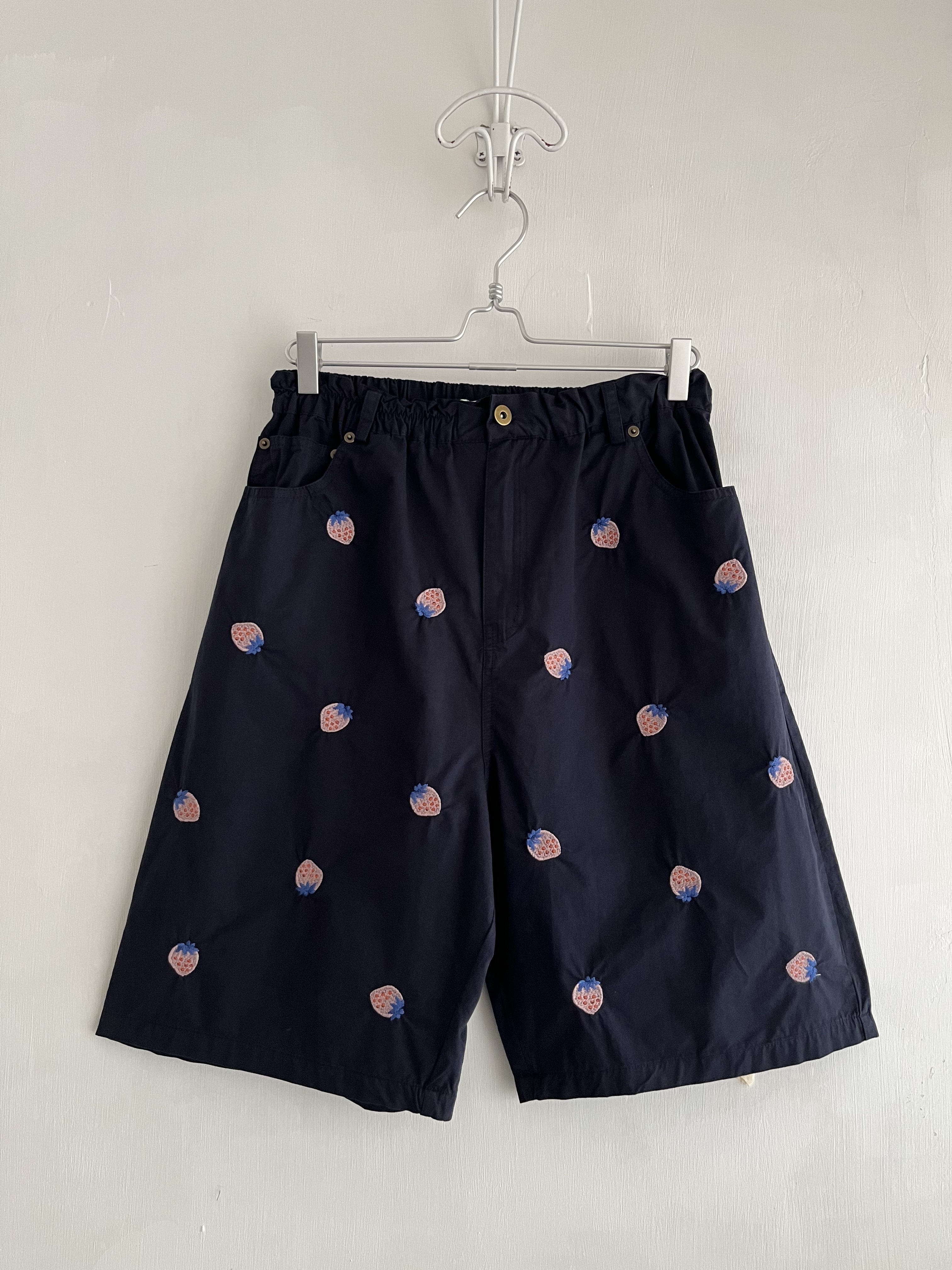 YUTA & YUTI藍色刺繡士多啤梨🍓短褲