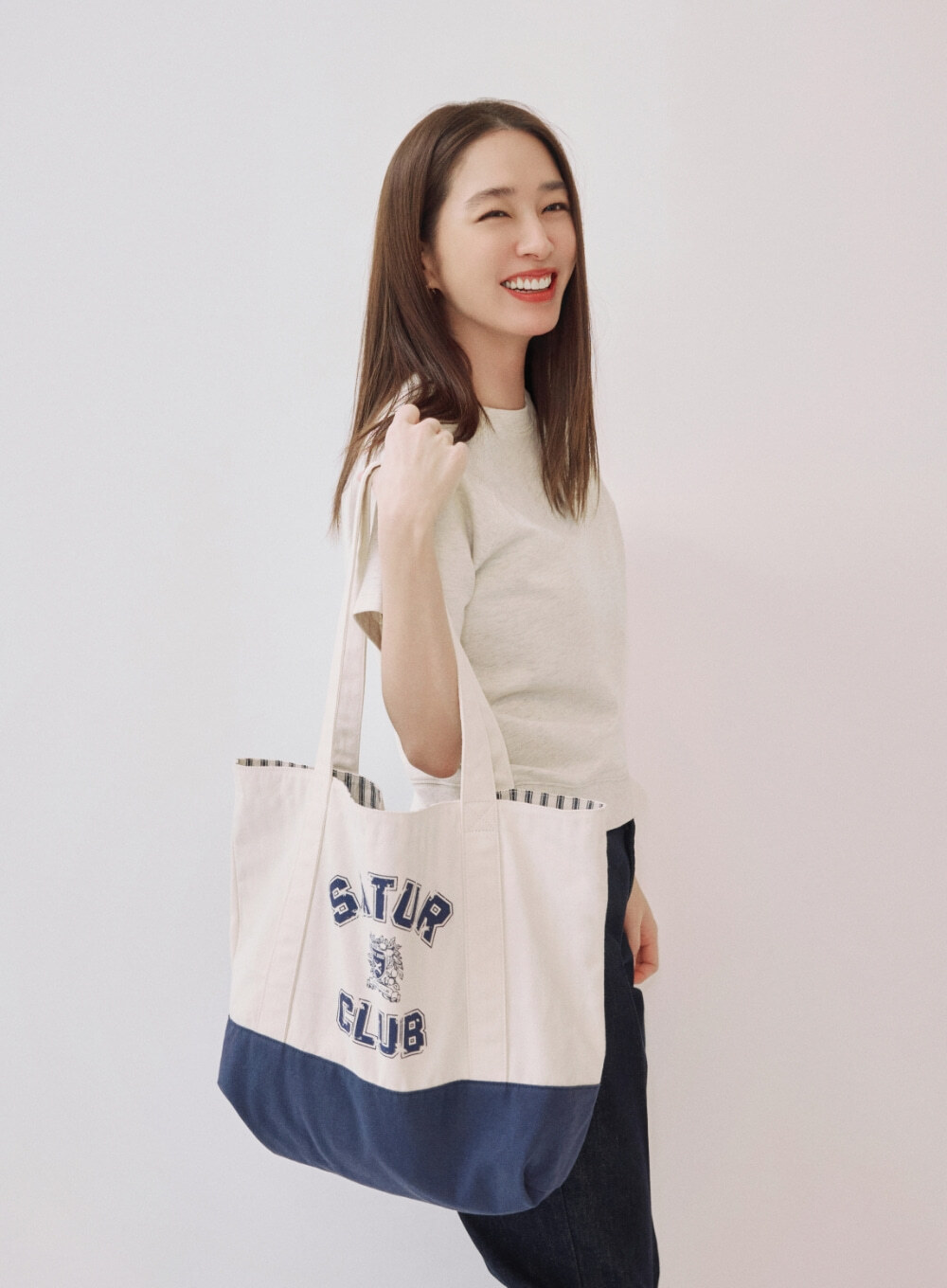 【入LIVECODE一件減至$288😱🔥！】【韓國大熱品牌😍朴圭瑛SEVENTEEN同款！】【SATUR】Classic Reversible Shoulder Bag  (2 Colors)