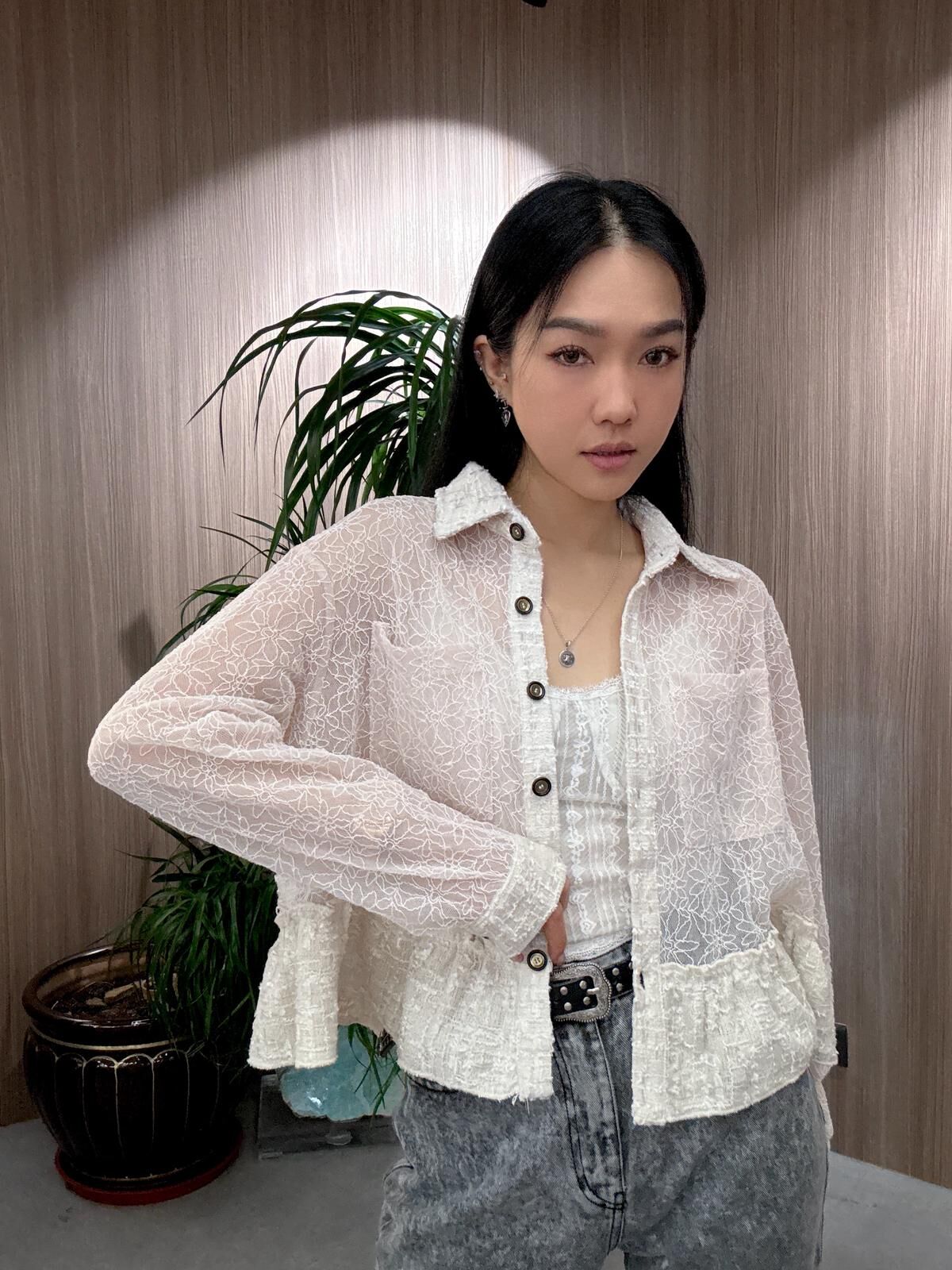 繡花網紗拼tweed恤衫 (預購產品）