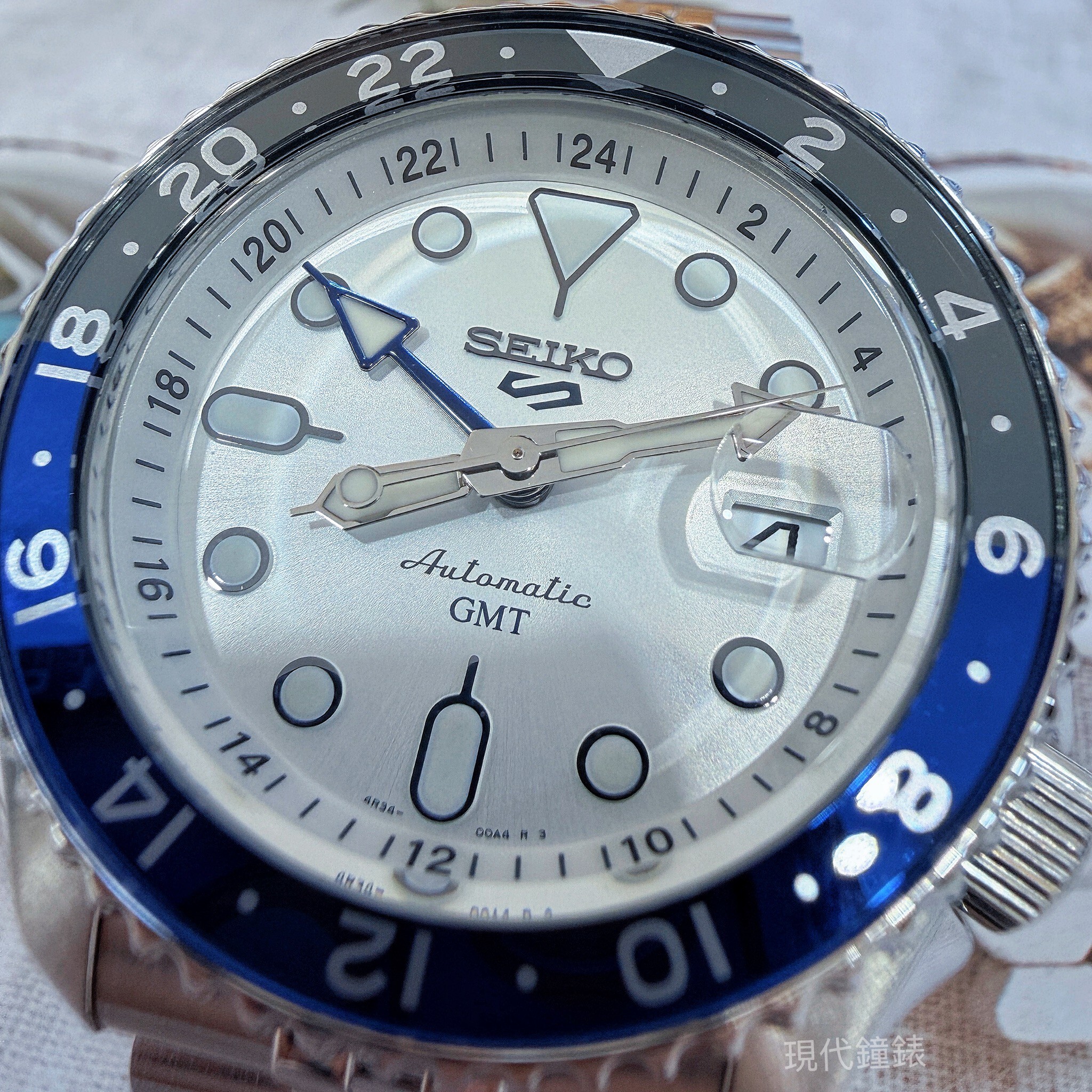 【SEIKO 精工】5 Sports系列 GMT兩地時間機械腕錶  4R34-00A0S 42.5mm 現代鐘錶