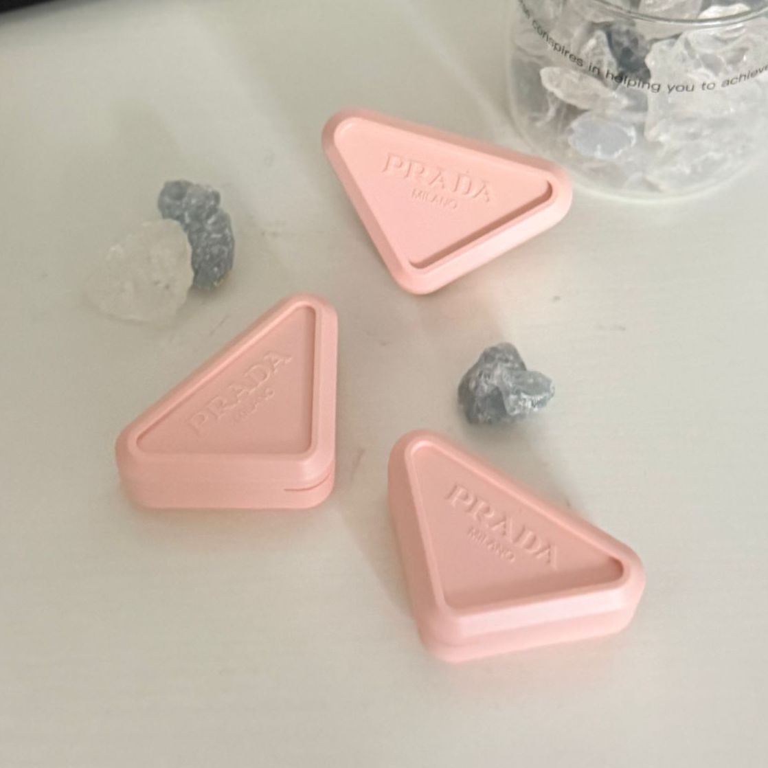 【預訂】PRADA - Prada Touch 柔霧多用膏 3.5g (8色入）