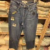 [S] DKNY TRIBECA APPLIQUE STRAIGHT LEG JEANS, P6BKBELD-JD7 (SD1961)