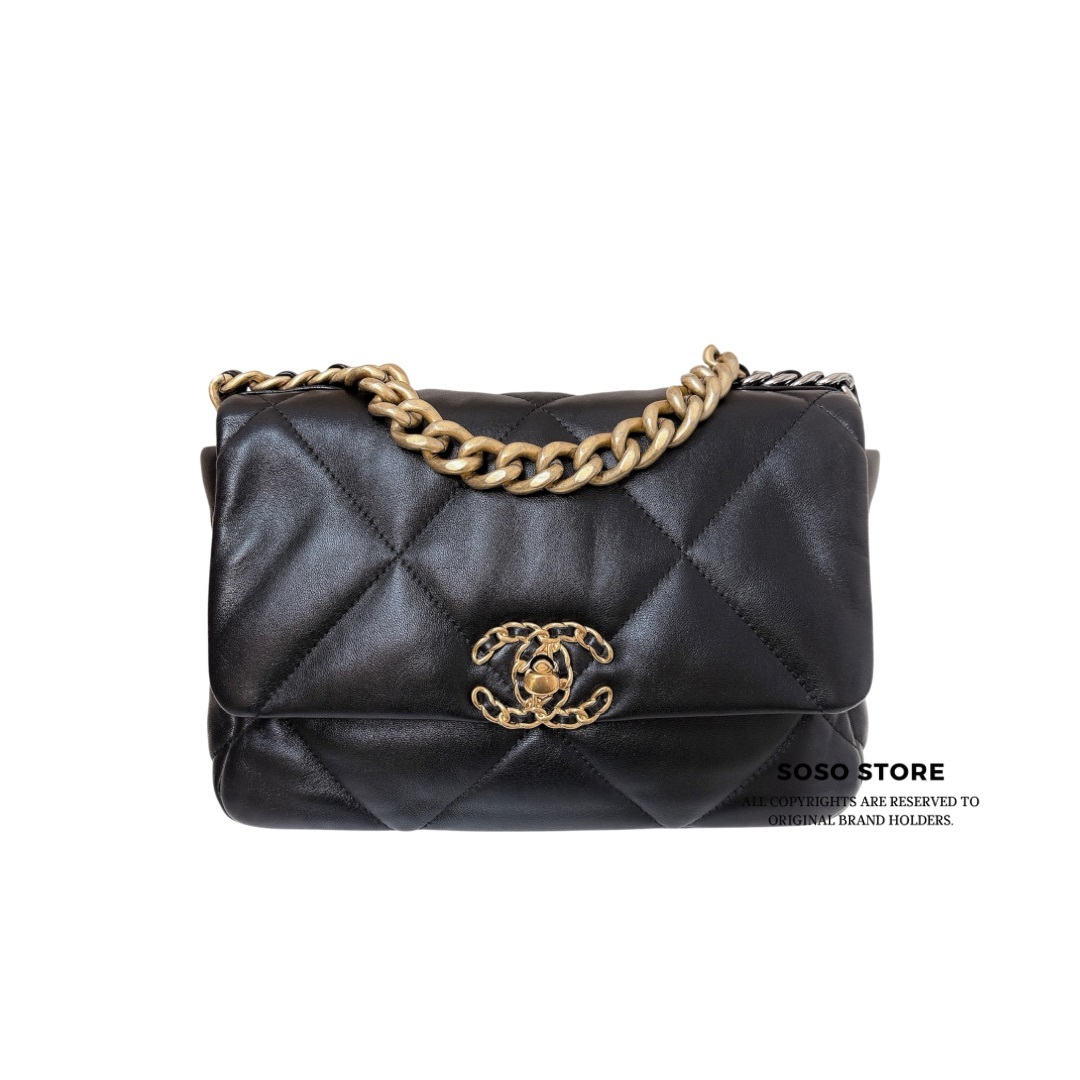 Chanel 19 Flap Bag - Black / GHW
