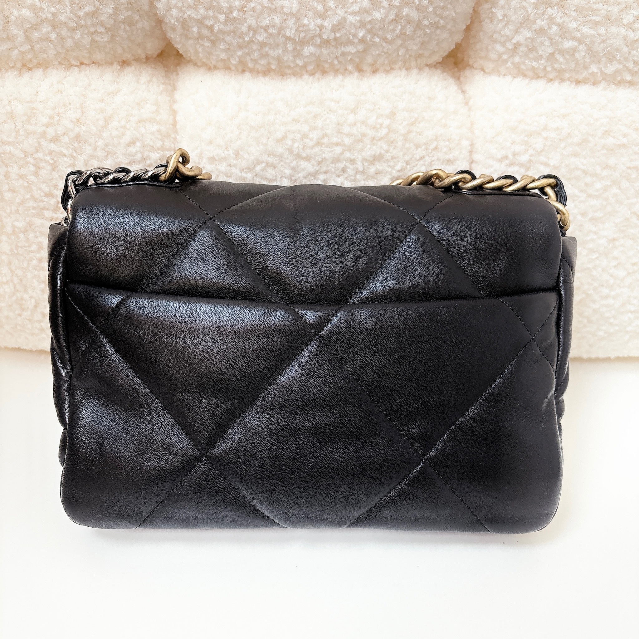 Chanel 19 Flap Bag - Black / GHW