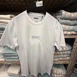 [S] DKNY WHITE LOGO TEE, DK000073M-WHT (SD1989)
