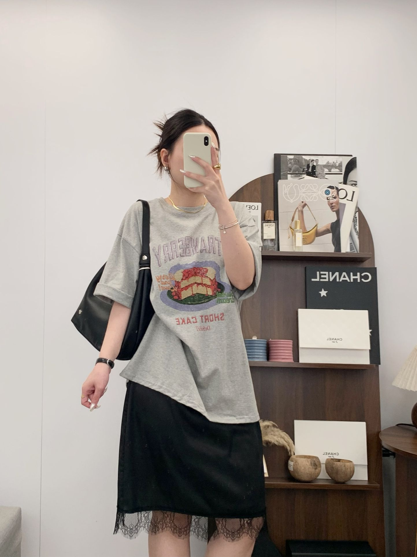 蕾絲邊絲質半裙(黑色)