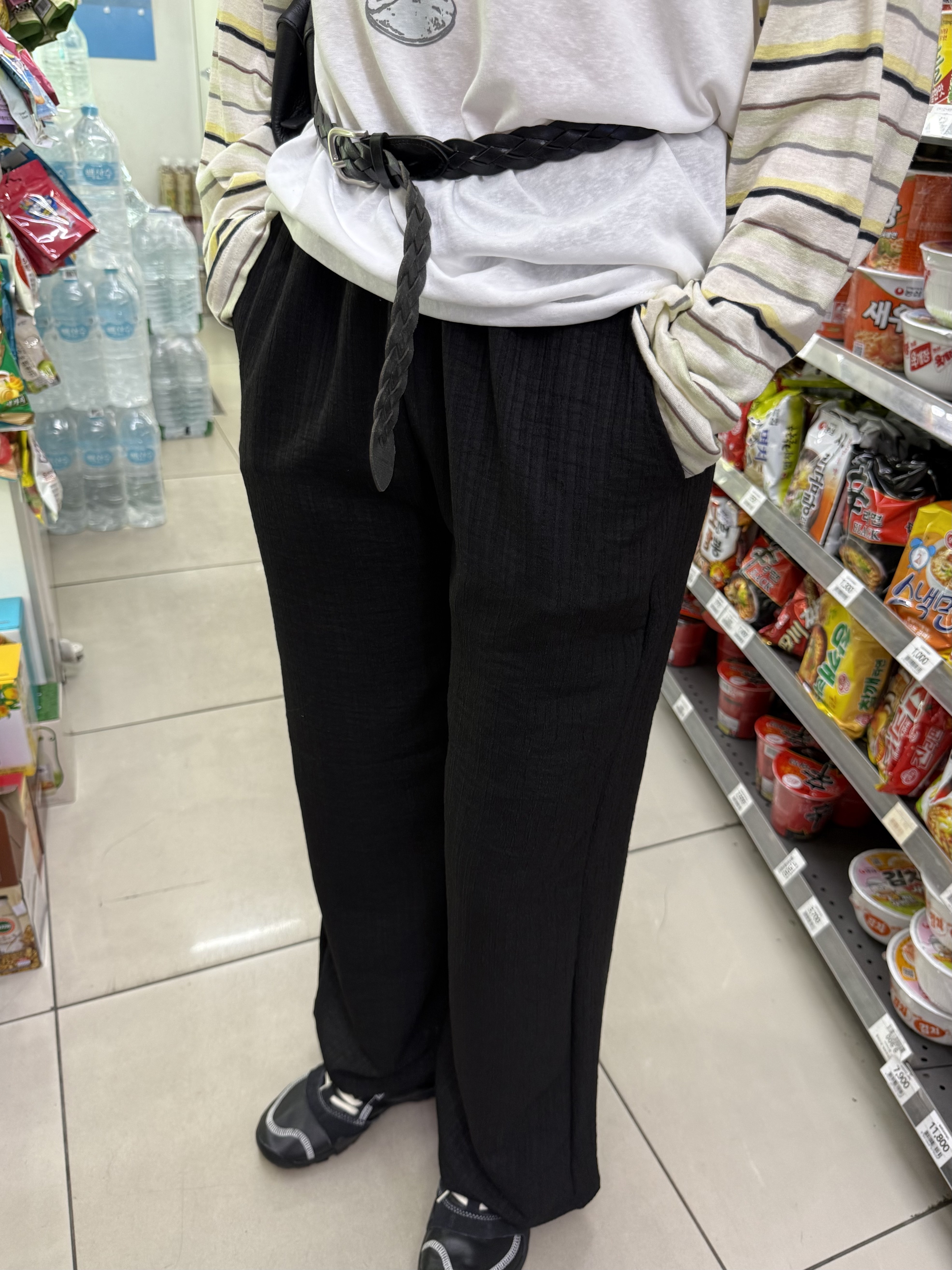泡泡棉紗直筒寬褲/2色均碼/黑