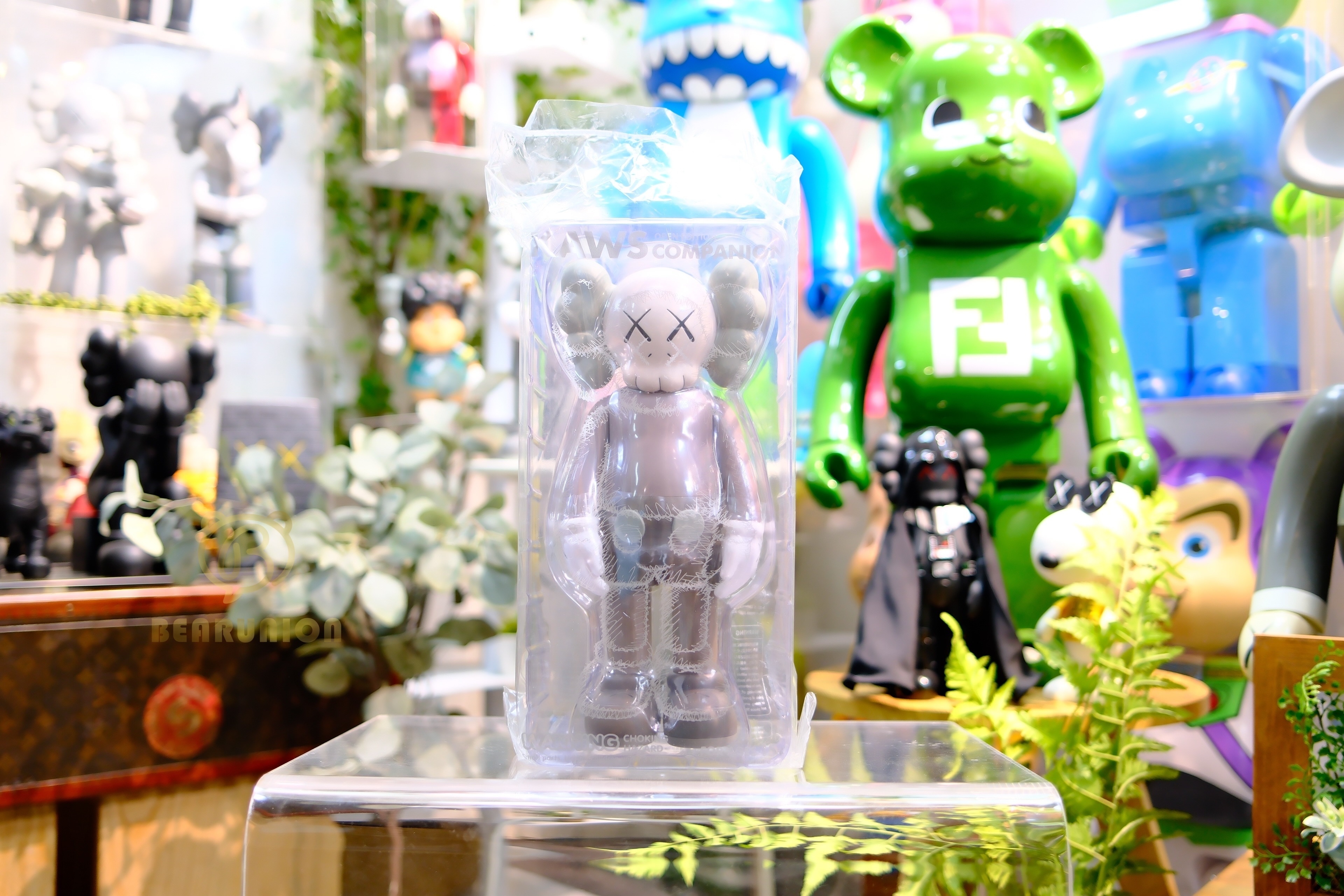 🥇In Stock🥇KAWS Companion Open EditionVinyl Figure