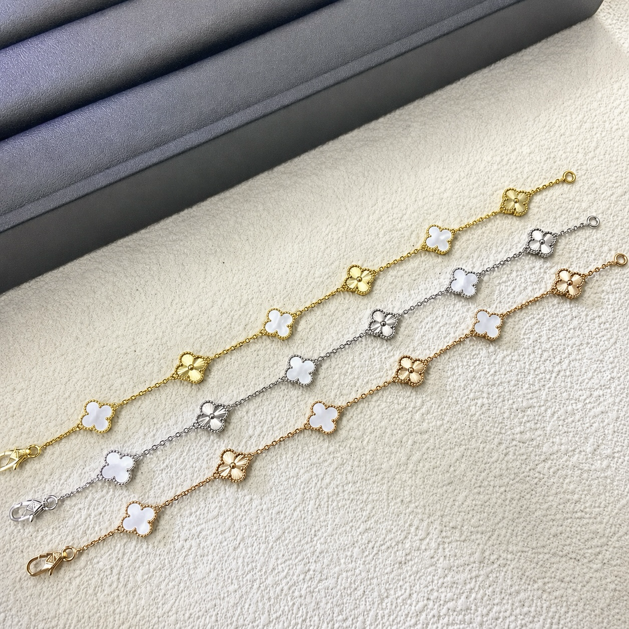 18k va”mini六花四葉草/間隔鐳射”高奢定製手鍊